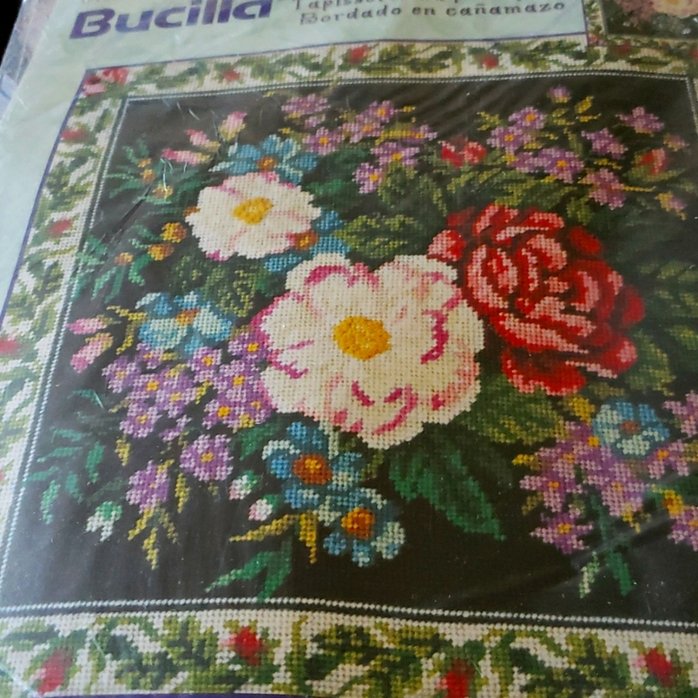 Needlepoint Craft pillow kit is NEW!